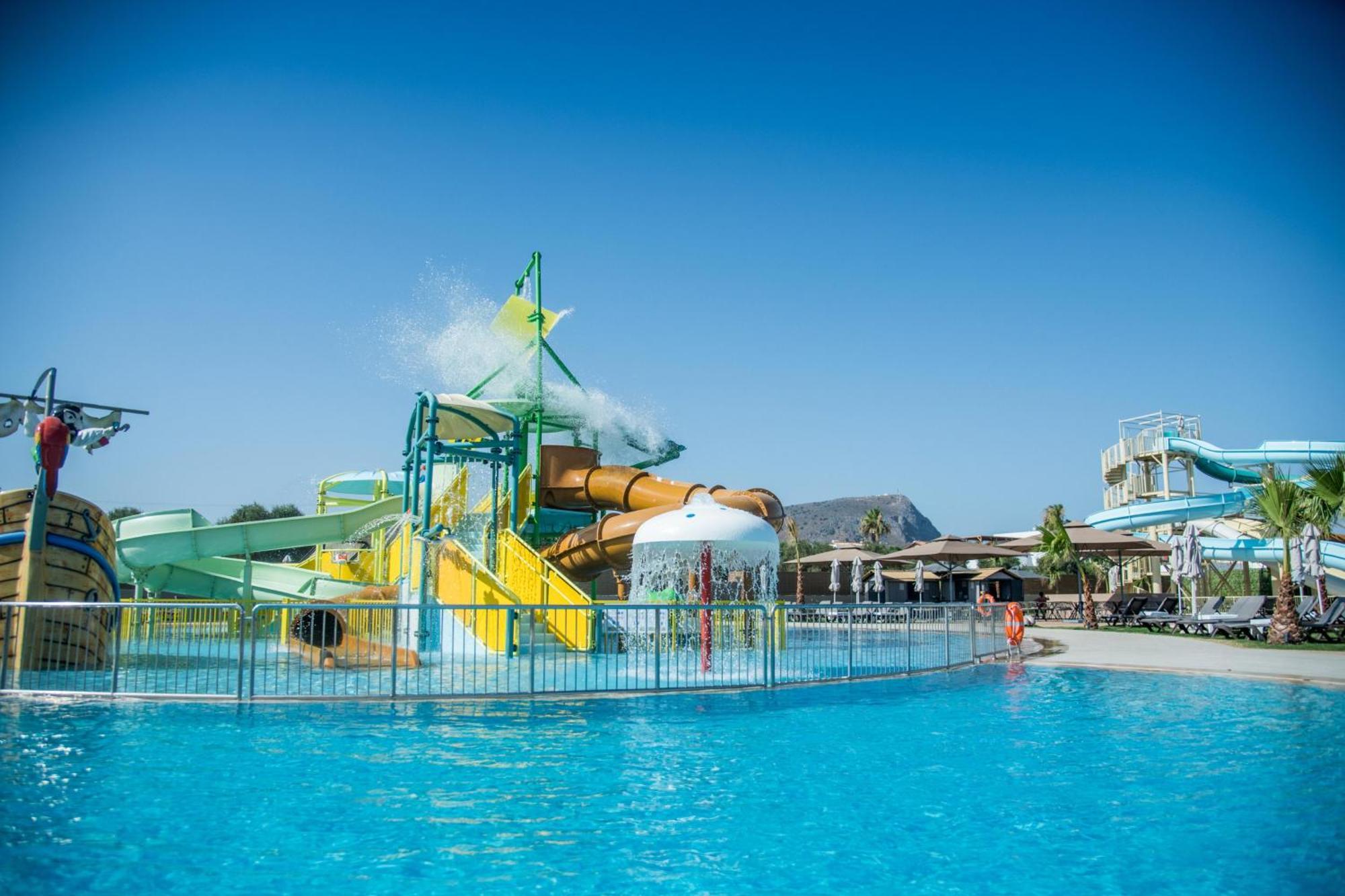Senseana Sea Side Resort & Aquadventure Аналипси Екстериор снимка